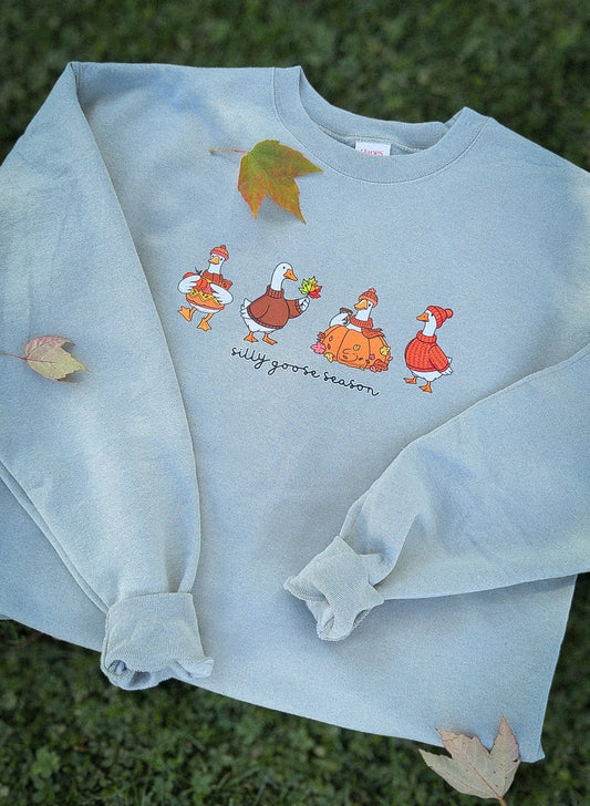 Silly goose Season 'Stonewashed Green' Crewneck