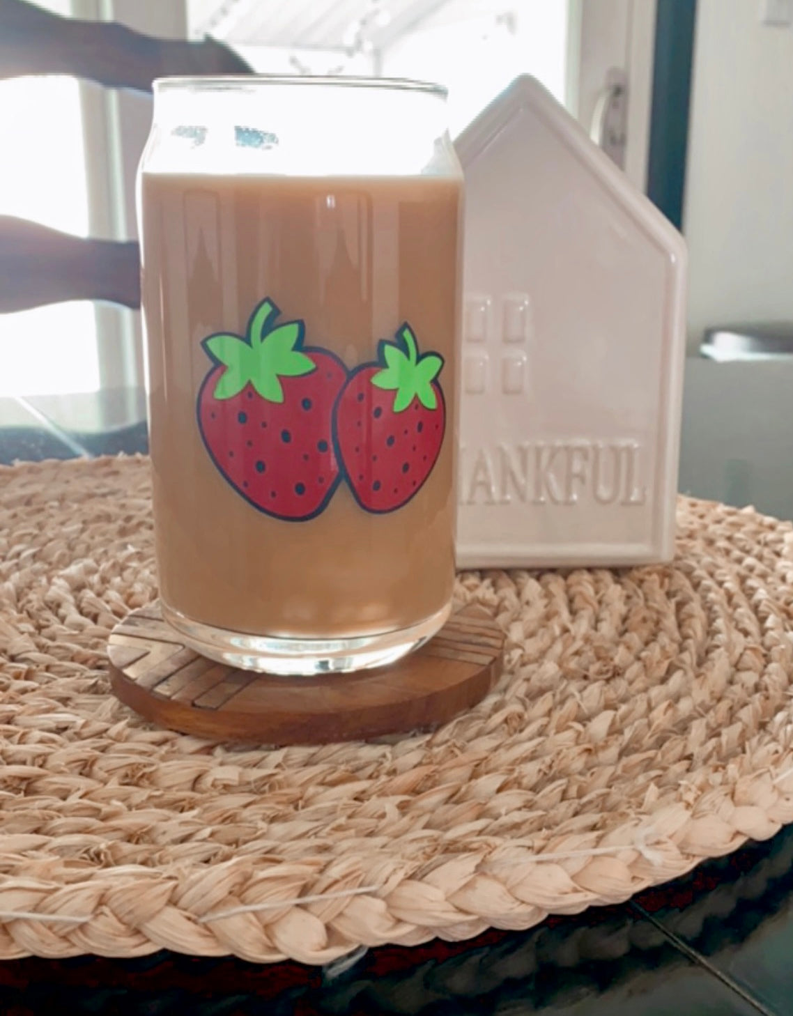 Strawberry's 16oz Glass Can Cup